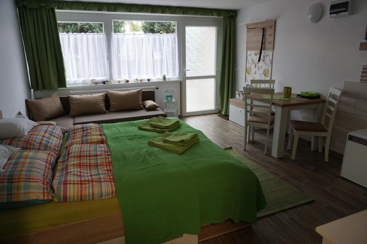 Berc Apartman Apartment Egerszalok Bagian luar foto