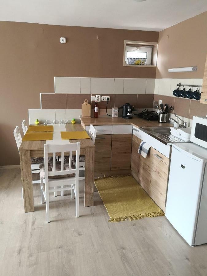 Berc Apartman Apartment Egerszalok Bagian luar foto