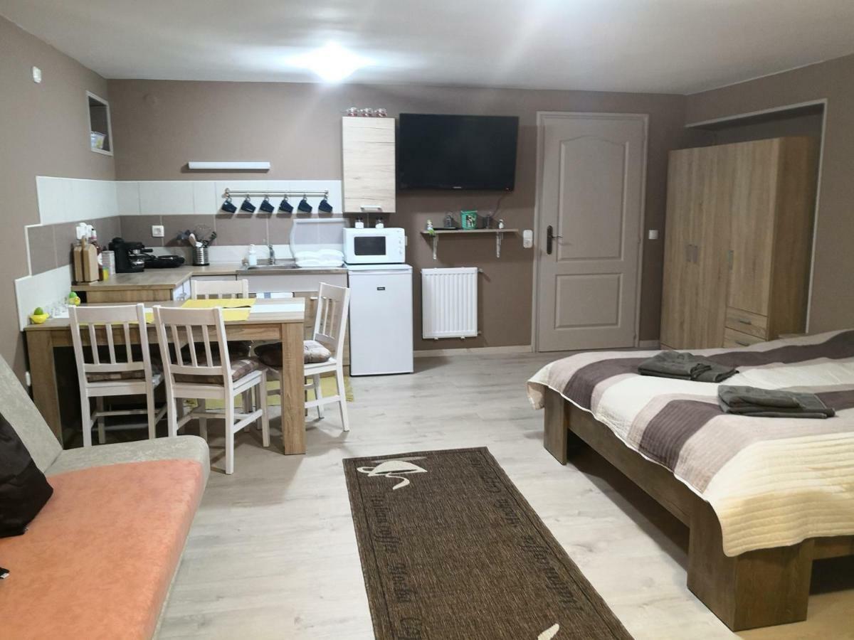 Berc Apartman Apartment Egerszalok Bagian luar foto